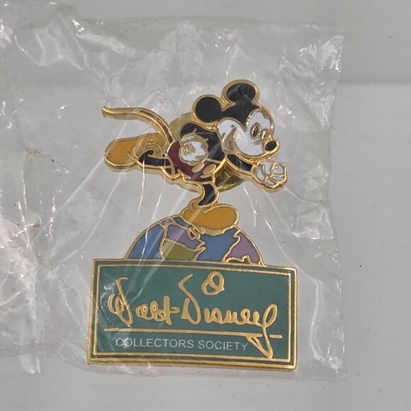 WDCC Mickey Mouse Thru the Mirror on Top of the World Sculpture with Cloisonné P - Picture 4 of 9